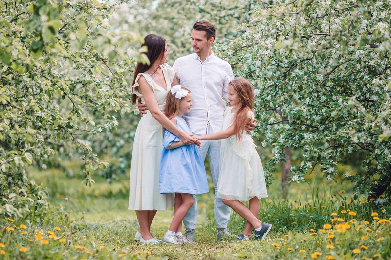 Dressing for photos with kids without matching outfits