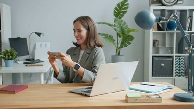 Best Breast Pumps 2026: Elvie vs Momcozy vs Medela for Working Mums