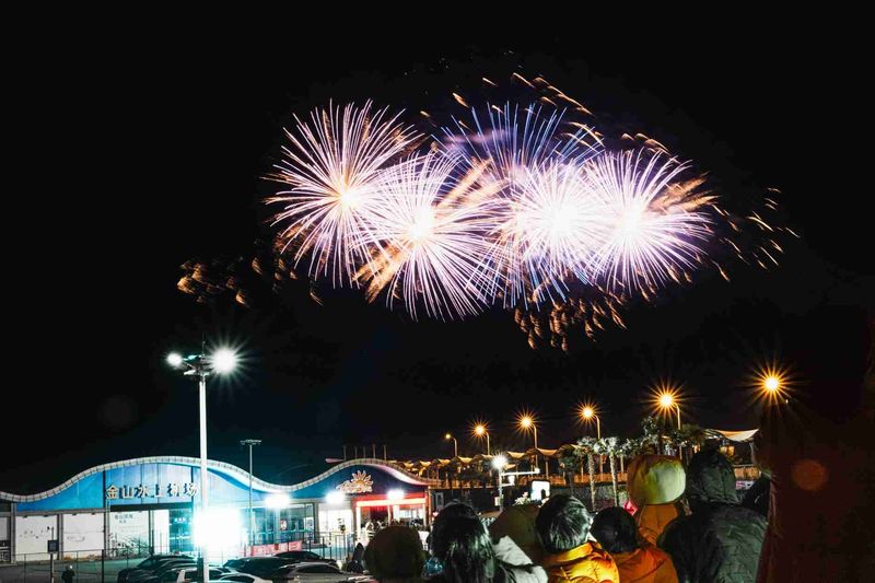 Bonfire Night 2026: Lewes, Battle, Alexandra Palace and Blackheath , Six UK Displays for Families with Real Queue Times and Food Prices hero