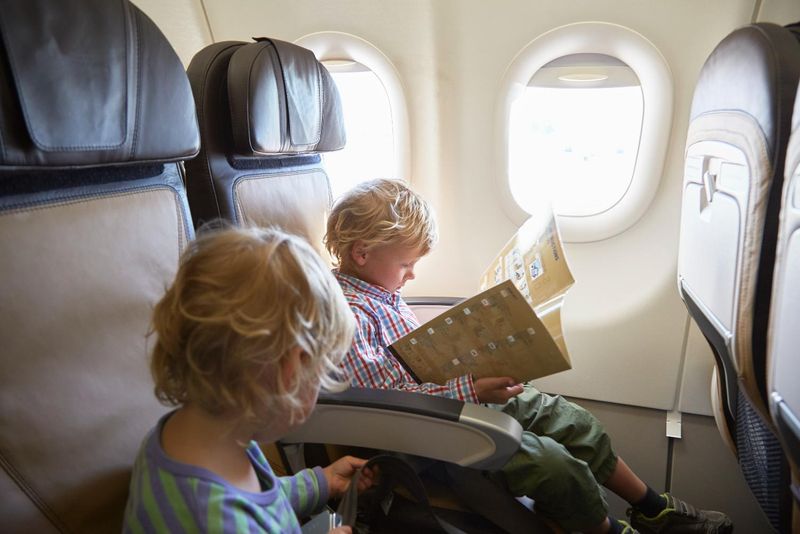 How to Keep Kids Busy on Long Flights Without Screens