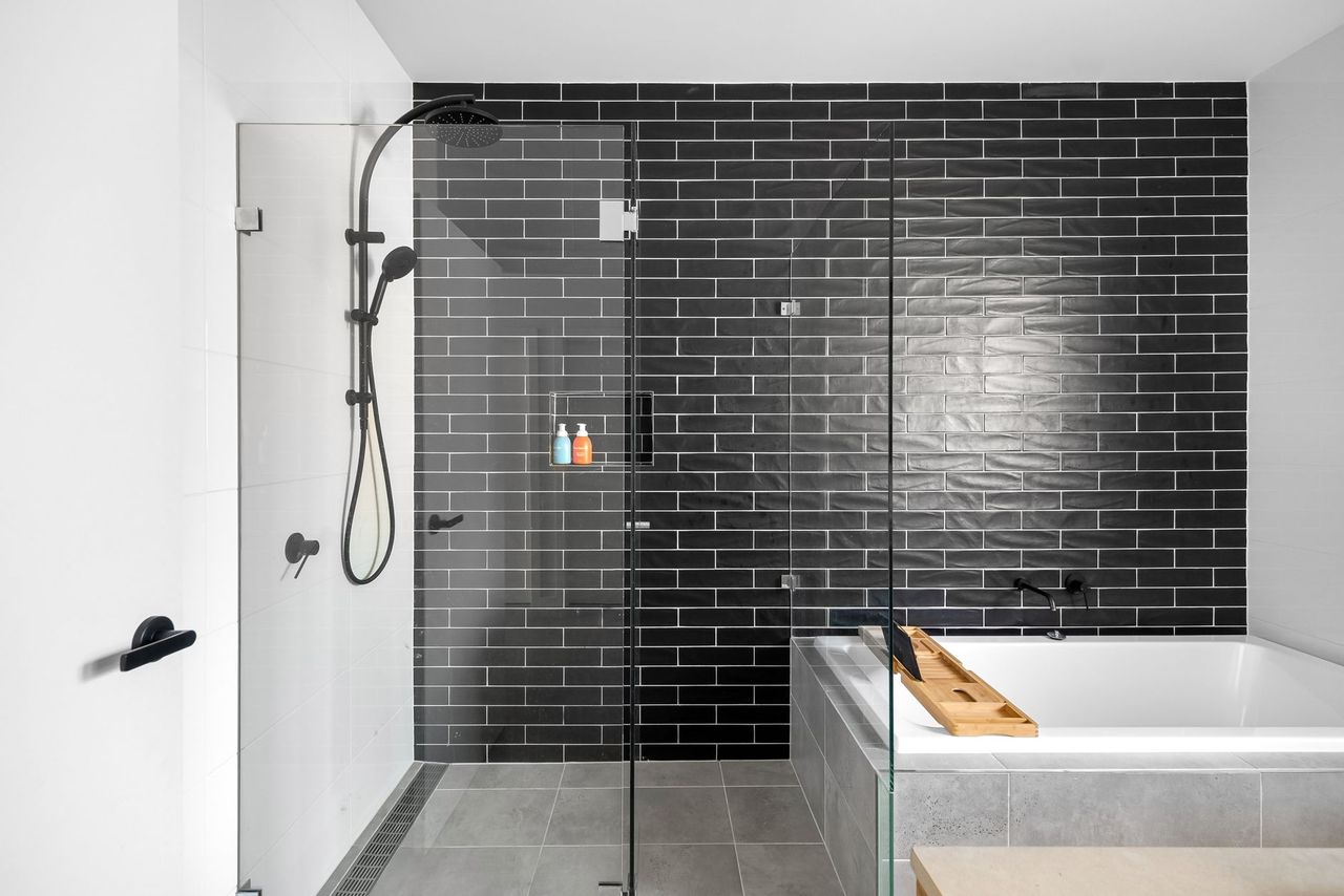 Family Bathroom Renovation Over a Weekend: B&Q DIY Kits, Off-Peak Prices and What Actually Fits with Toddlers