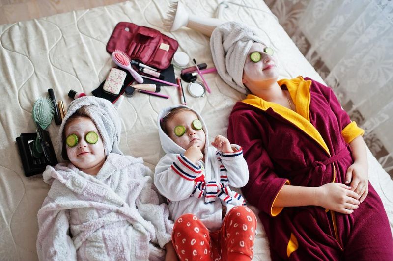 Jet lag tips for kids and moms