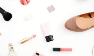 Tote Bags vs. Backpacks: Which Bag Actually Works for Moms