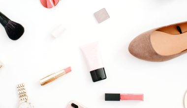 Tote Bags vs. Backpacks: Which Bag Actually Works for Moms