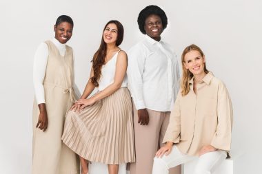 Wide Leg Pants Outfits Moms Are Wearing This Year